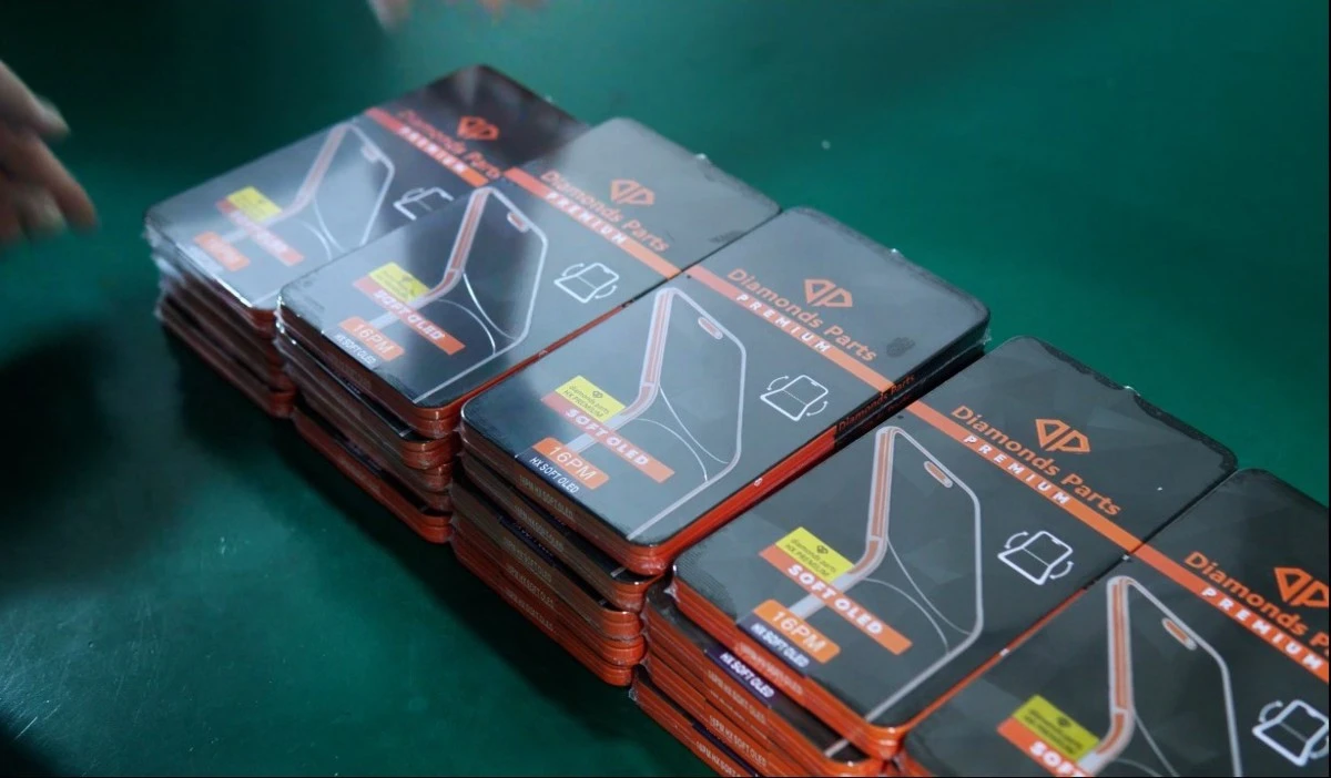 Bulk Soft OLED Screen Stock Display Bulk Soft OLED Screen Stock Display
